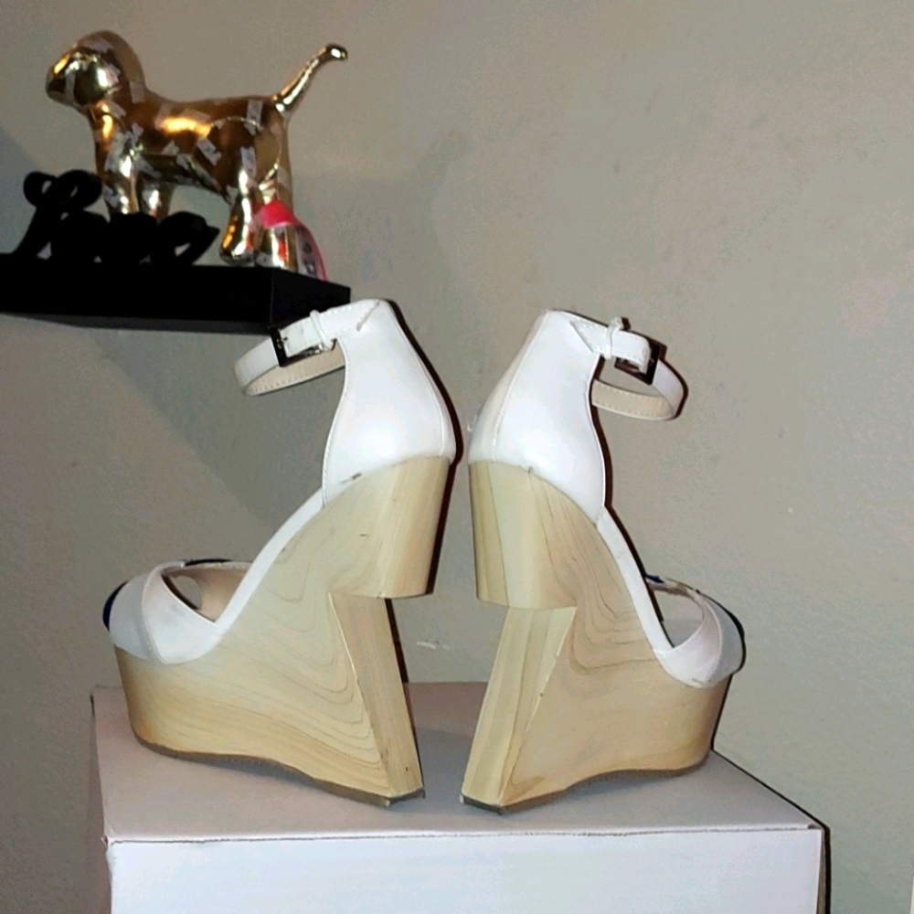 Madison Wedges🌞 - Picture 2 of 4
